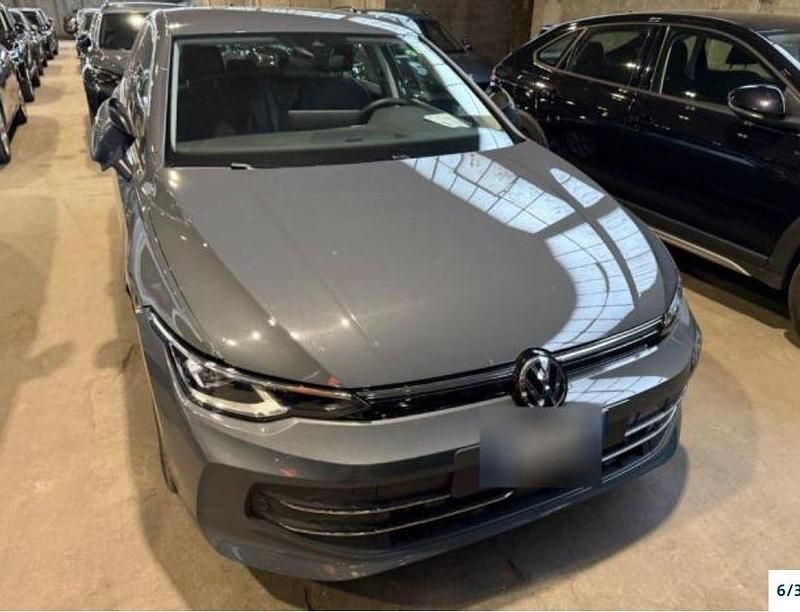 Gebraucht VW Golf VIII Style 150 PS (110 kW) 2025 Delfingrau metallic Limousine