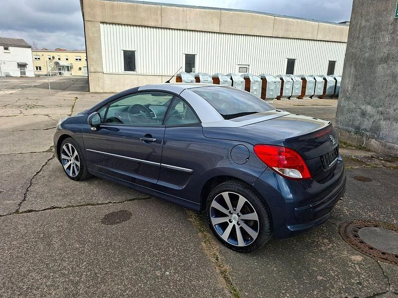 Gebraucht Peugeot 207 CC 156 PS (114 kW) 2012 Blau Cabrio