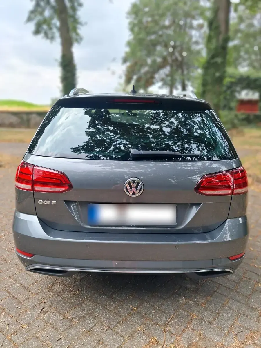 Gebraucht VW Golf VII Join 110 PS (80 kW) 2018 Grau Kombi