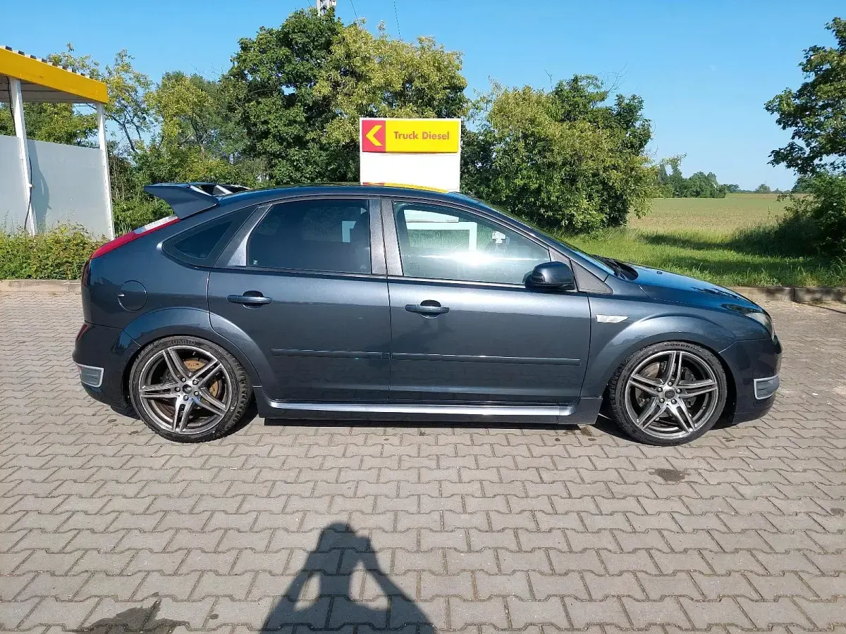 Gebraucht Ford Focus ST 225 PS (165 kW) 2005 Grau Limousine