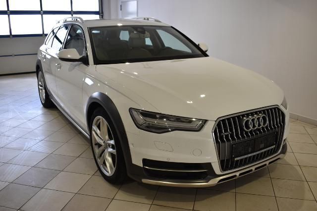Weiß Gebraucht 2017 Audi A6 Allroad Comfort Kombi | 18.499 € (Teuer) - Bild 1/4