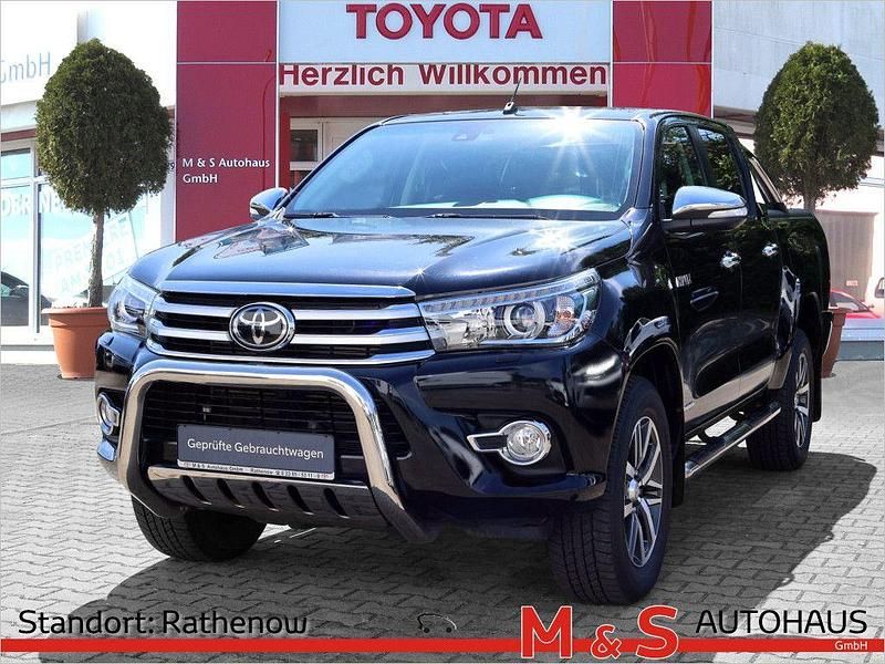 Tiefschwarz mica metallic Gebraucht 2016 Toyota HiLux Executive Abholung | 31.990 € (Fairer Preis) - Bild 1/4
