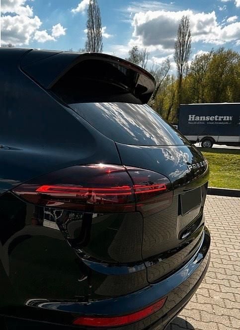 Second-hand Porsche Cayenne 262 CP (192 kW) 2015 Albastru SUV
