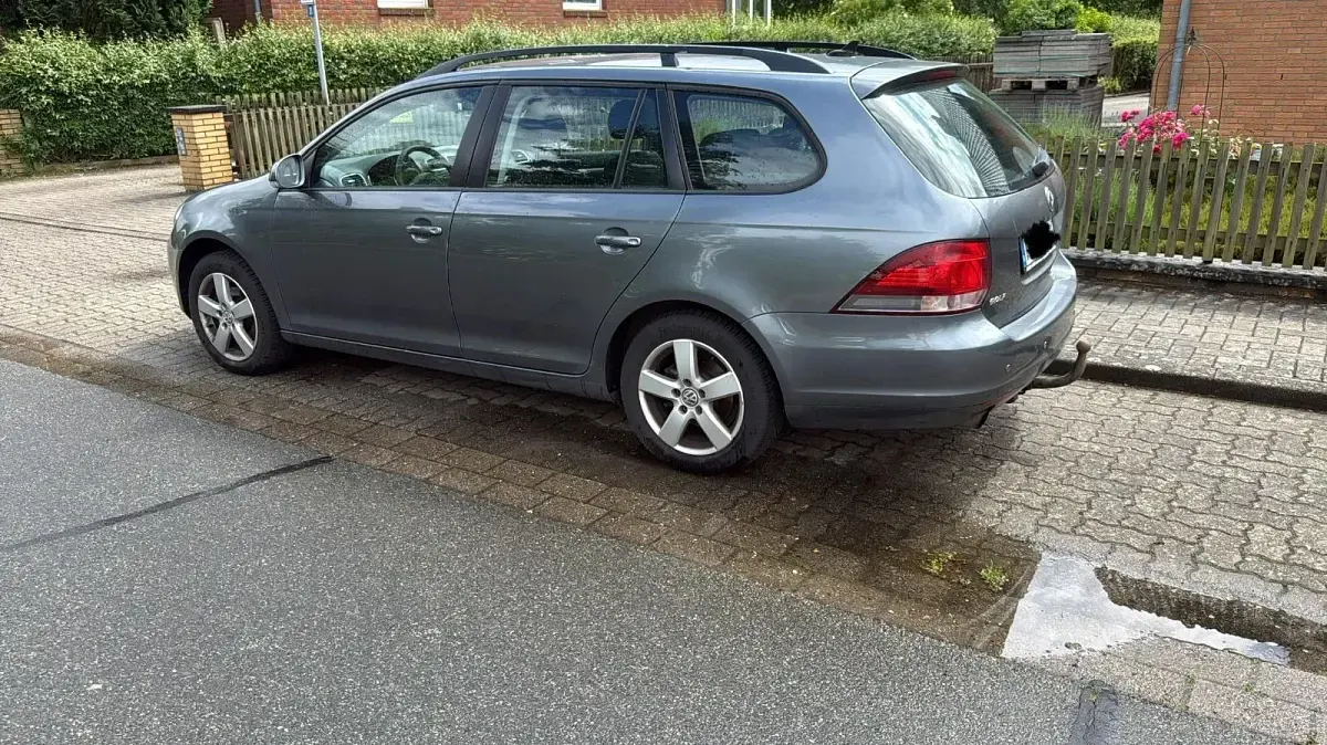 Gebraucht VW Golf VI 105 PS (77 kW) 2011 Grau Kleinwagen