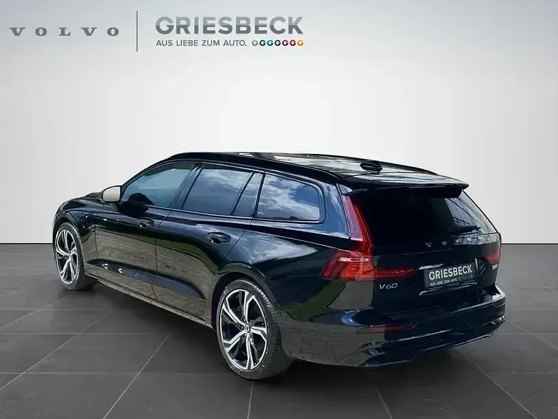 Gebraucht Volvo V60 Ultra 455 PS (334 kW) 2024 Onyx schwarzmetallic Kombi