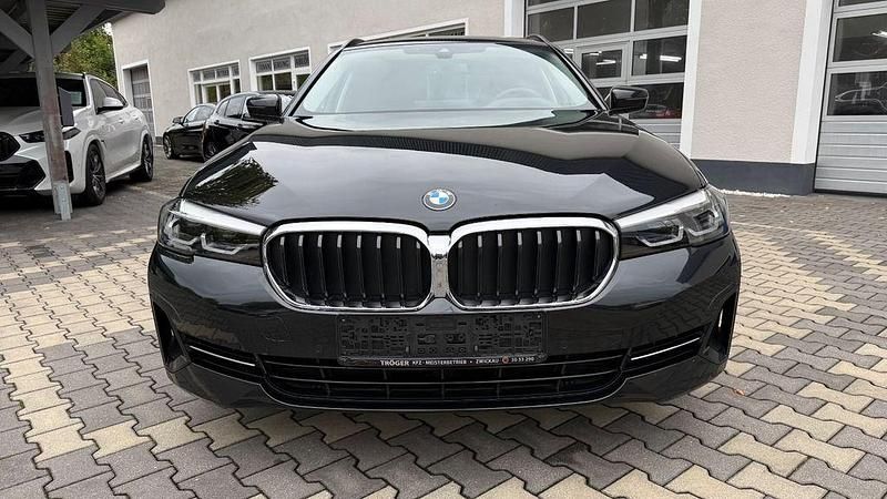 Gebraucht BMW 530 286 PS (210 kW) 2023 Saphirschwarz Kombi
