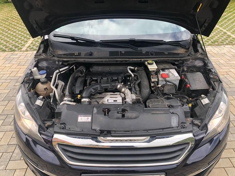 Gebraucht Peugeot 308 Allure 125 PS (91 kW) 2013 Blau Limousine