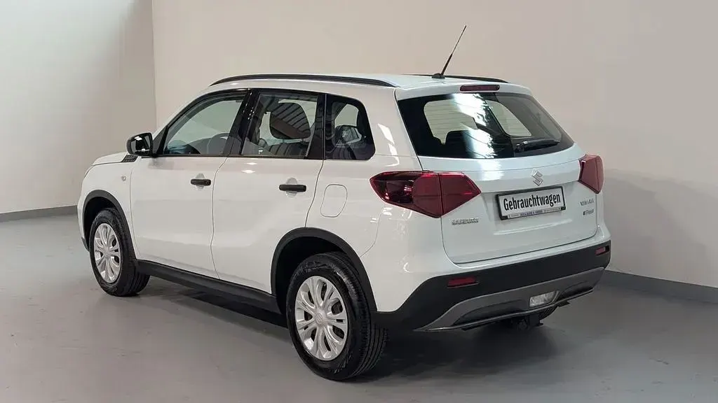 Gebraucht Suzuki Vitara Club 129 PS (94 kW) 2024 Weiß SUV