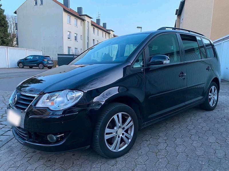 Gebraucht VW Touran 140 PS (102 kW) 2008 Schwarz Van / Kleinbus