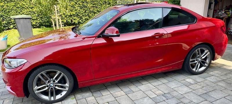 Rot Gebraucht 2017 BMW 220 M Sport Coupé | 20.500 € (Fairer Preis) - Bild 1/4