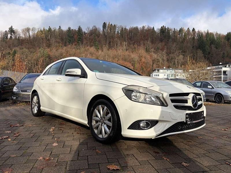Gebraucht Mercedes A200 156 PS (114 kW) 2014 Calcitweiss  unilack Kleinwagen