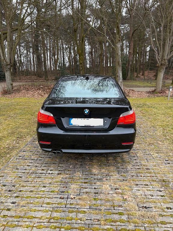 Gebraucht BMW 525 197 PS (144 kW) 2008 Schwarz Limousine