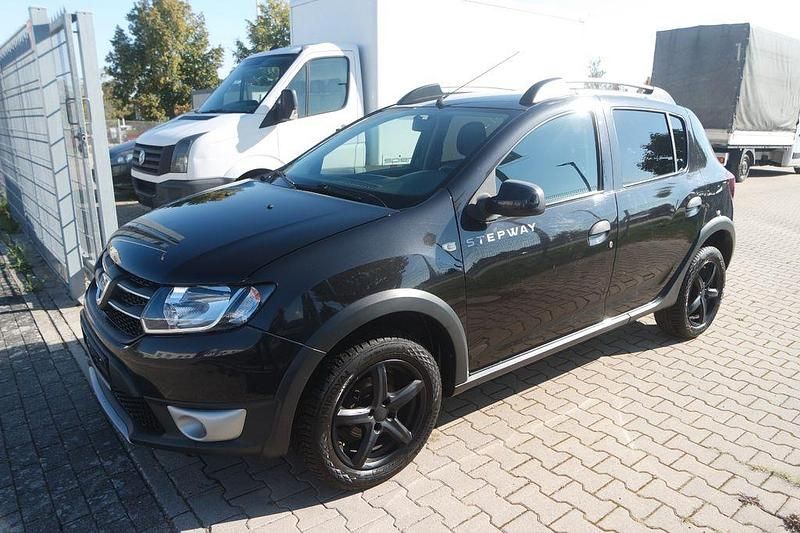 Schwarz Gebraucht 2014 Dacia Sandero Prestige Kleinwagen | 3.560 € (Guter Preis) - Bild 1/4