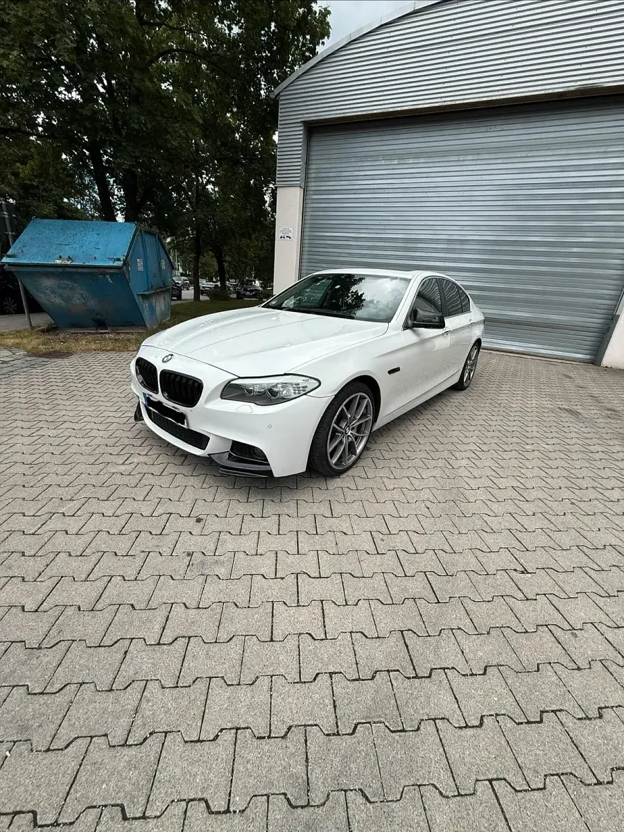 Gebraucht BMW 525 218 PS (160 kW) 2012 Weiß Limousine