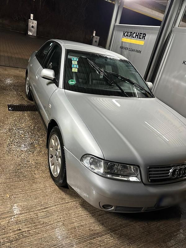Gebraucht Audi A4 S-Line 150 PS (110 kW) 1999 Silber Limousine