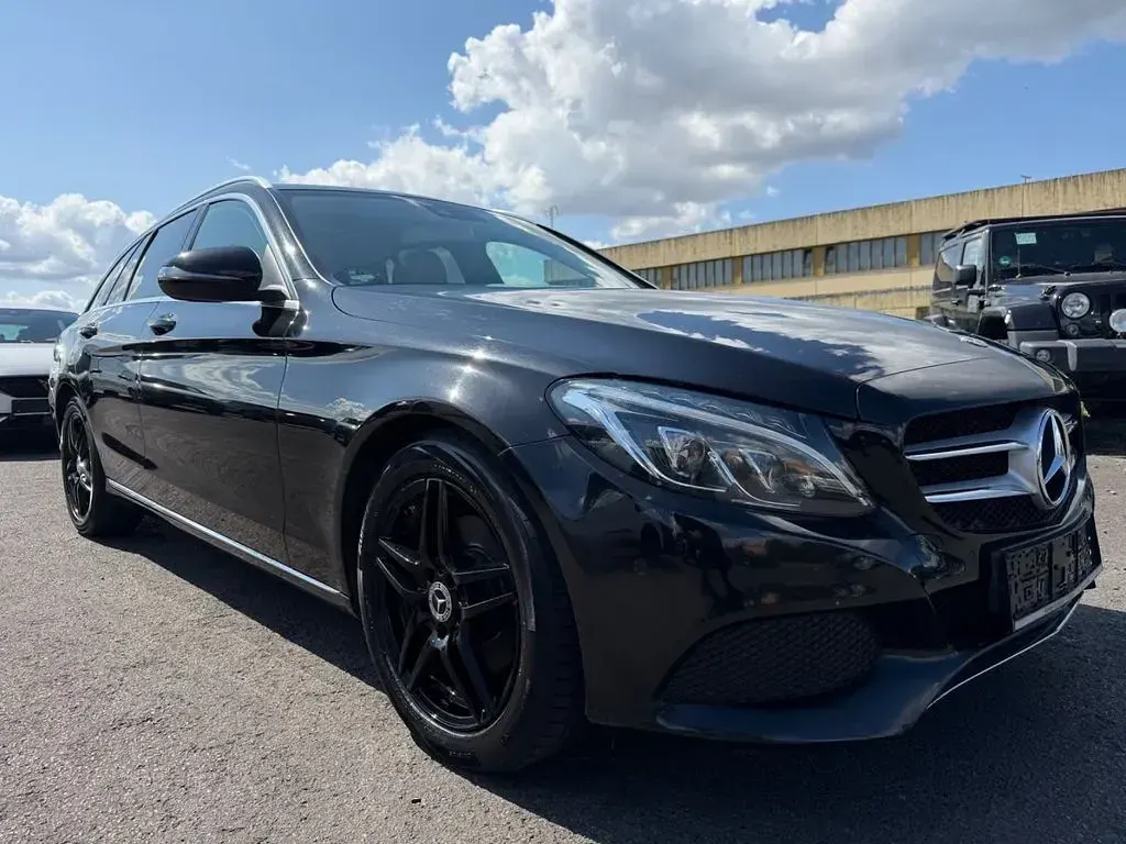 Gebraucht Mercedes C220 Avantgarde 170 PS (125 kW) 2017 Schwarz Limousine