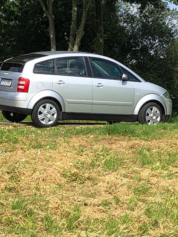 Silber Gebraucht 2002 Audi A2 Kleinwagen | 6.500 € (Teuer) - Bild 1/4
