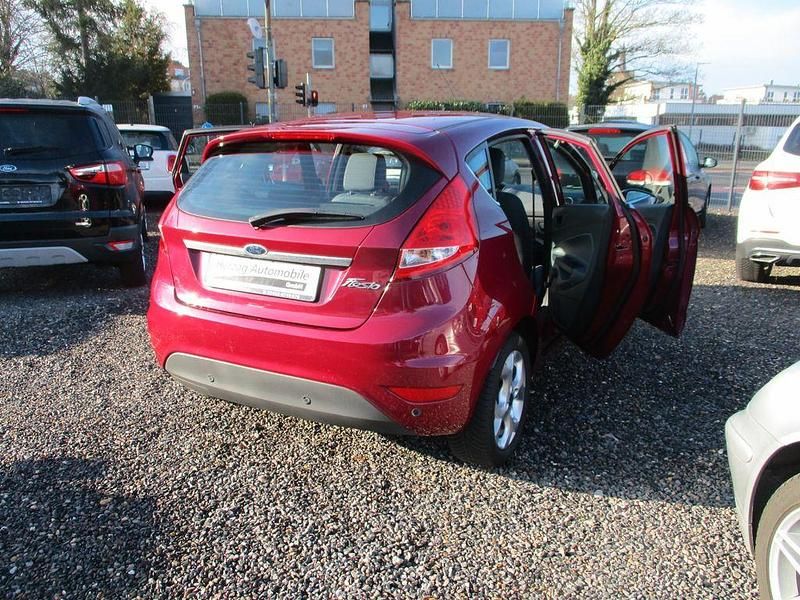 Gebraucht Ford Fiesta Titanium 97 PS (71 kW) 2009 Violett Limousine