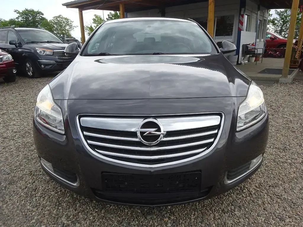 Gebraucht Opel Insignia Selection 140 PS (102 kW) 2009 Grau Limousine