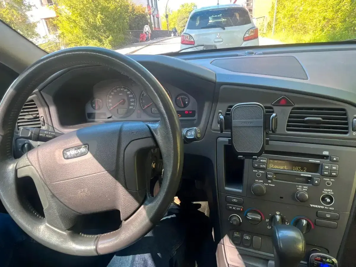 Używany Volvo V70 170 KM (125 kW) 2003 Czarny Kombi