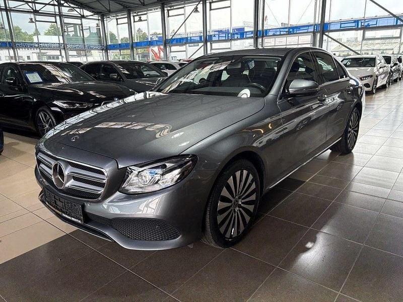 Grau Gebraucht 2017 Mercedes E350 Avantgarde Limousine | 24.500 € (Superpreis) - Bild 1/4