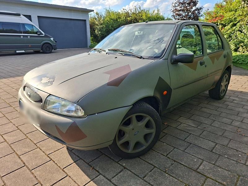 Grün Gebraucht 1999 Ford Fiesta Style Kleinwagen | 499 € (Superpreis) - Bild 1/4