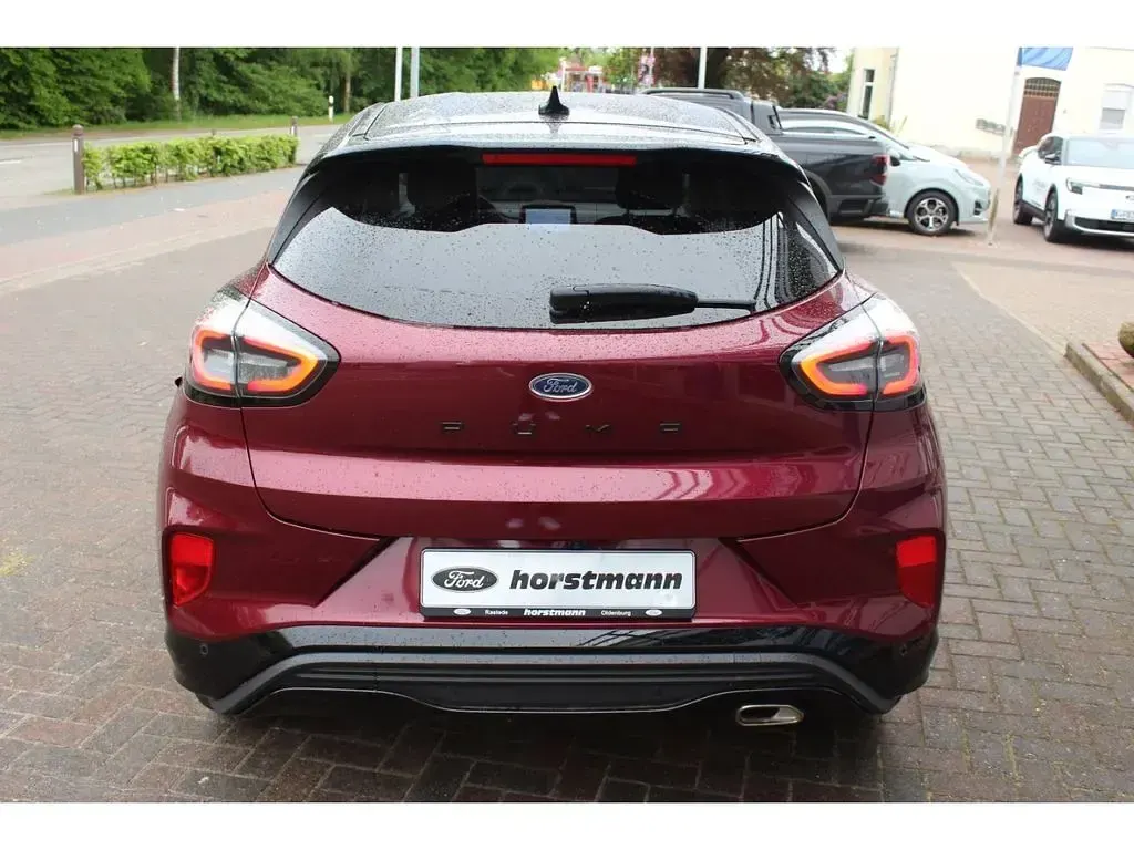Gebraucht Ford Puma 125 PS (91 kW) 2023 Beautiful berry red SUV