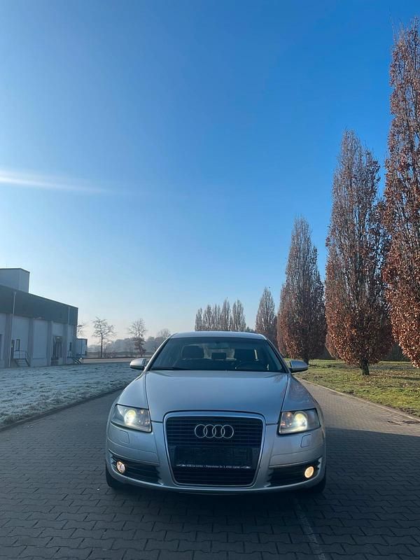Silber Gebraucht 2005 Audi A6 Comfort Limousine | 2.995 € (Superpreis) - Bild 1/4