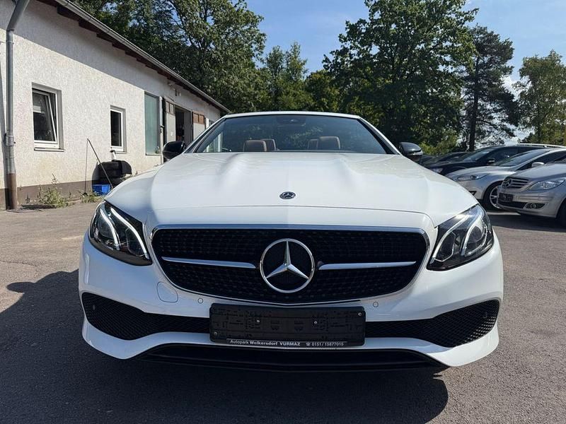 Gebraucht Mercedes E220 194 PS (142 kW) 2018 Weiß Cabrio