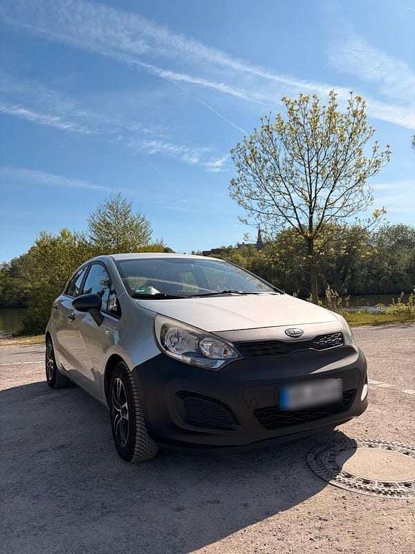 Usata Kia Rio 86 CV (63 kW) 2012 Argento Berlina