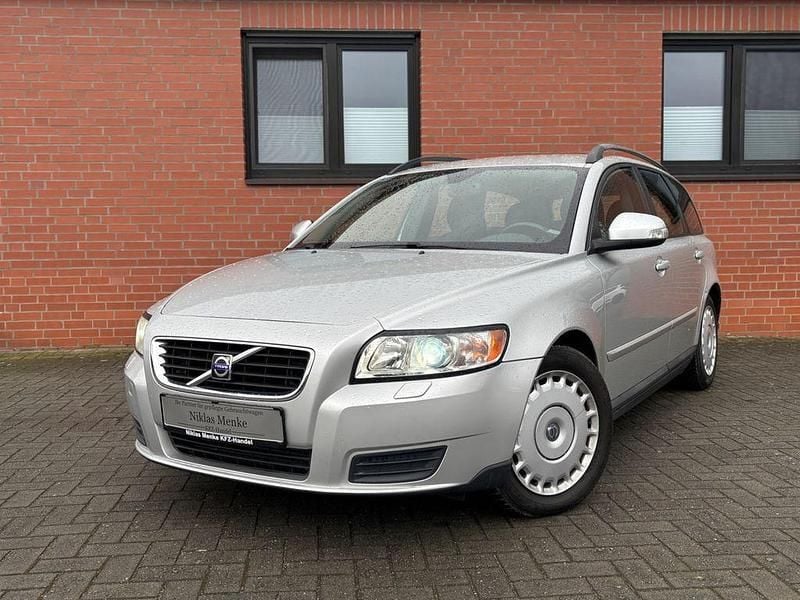 Gebraucht Volvo V50 109 PS (80 kW) 2010 Silber Kombi