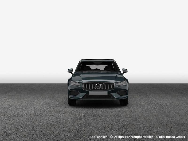 Gebraucht Volvo V60 Plus 197 PS (144 kW) 2025 Forest lake metallic Kombi