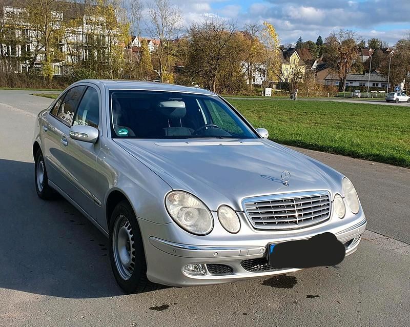 Gebraucht Mercedes E240 177 PS (130 kW) 2003 Silber Limousine