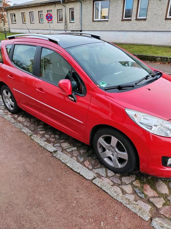 Gebraucht Peugeot 207 120 PS (88 kW) 2012 Rot Kombi