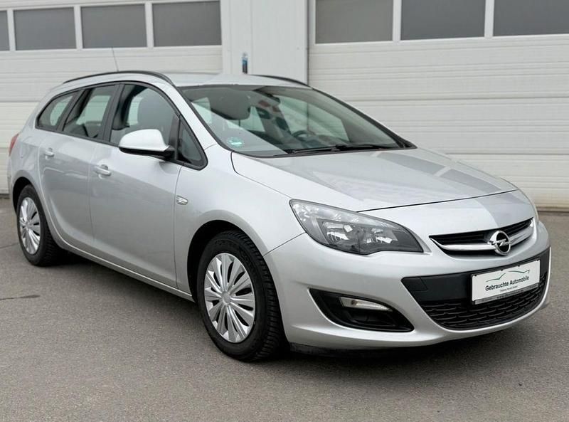 Gebraucht Opel Astra Edition 110 PS (80 kW) 2013 Silber Kombi