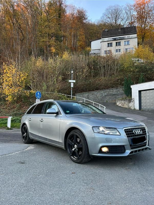 Grau Gebraucht 2009 Audi A4 Ambiente Kombi | 5.000 € (Superpreis) - Bild 1/4