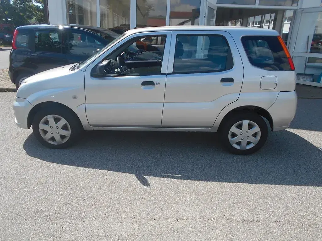 Gebraucht Subaru Justy 94 PS (69 kW) 2004 Silber Kleinwagen