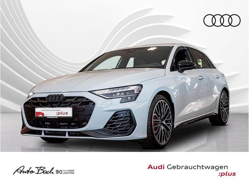 Weiß (gletscherweiß metallic) Gebraucht 2025 Audi S3 Ambiente Limousine | 57.640 € - Bild 1/4