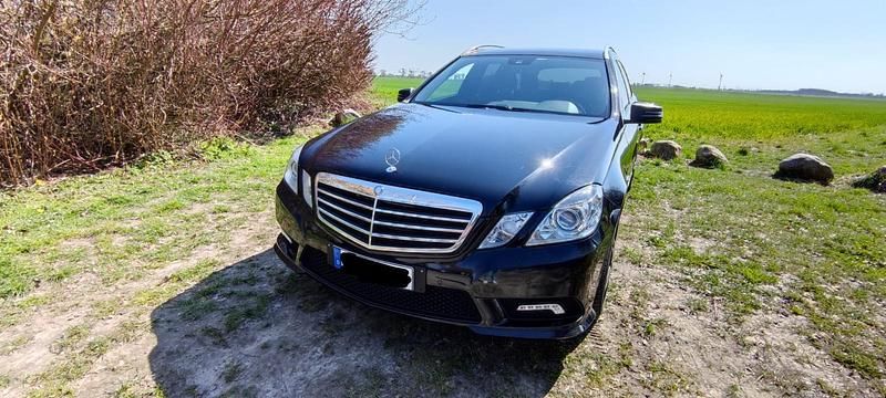 Gebraucht Mercedes E300 AMG 231 PS (169 kW) 2011 Schwarz Kombi