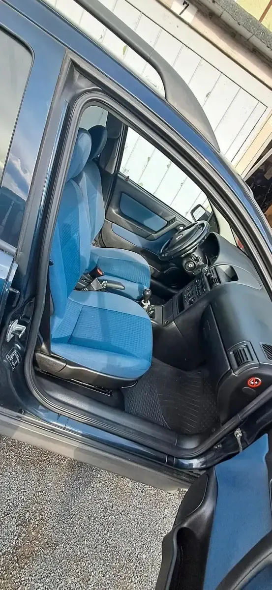 Gebraucht Opel Astra 101 PS (74 kW) 2002 Blau Kombi