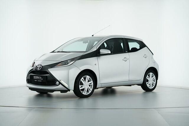 Gebraucht Toyota Aygo Edition-S 69 PS (50 kW) 2017 Silver mica metallic Kleinwagen