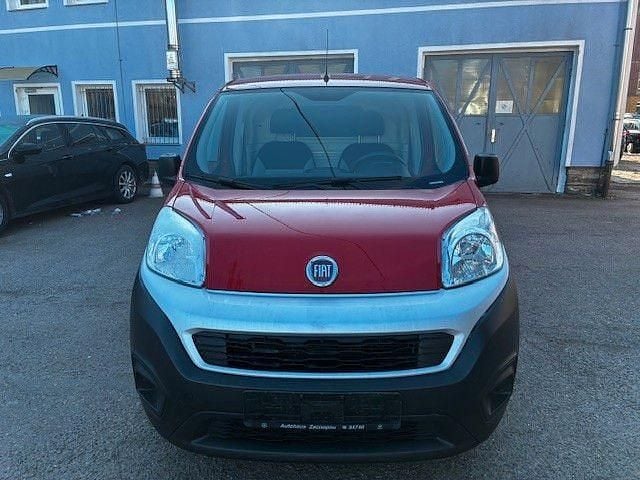 Gebraucht Fiat Fiorino 80 PS (58 kW) 2018 Rot Van / Kleinbus