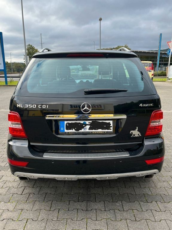 Gebraucht Mercedes ML350 Edition 231 PS (169 kW) 2011 Schwarz SUV