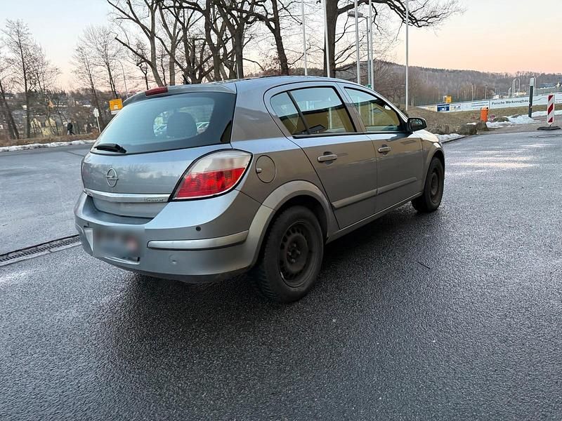 Gebraucht Opel Astra 105 PS (77 kW) 2006 Grau Kleinwagen