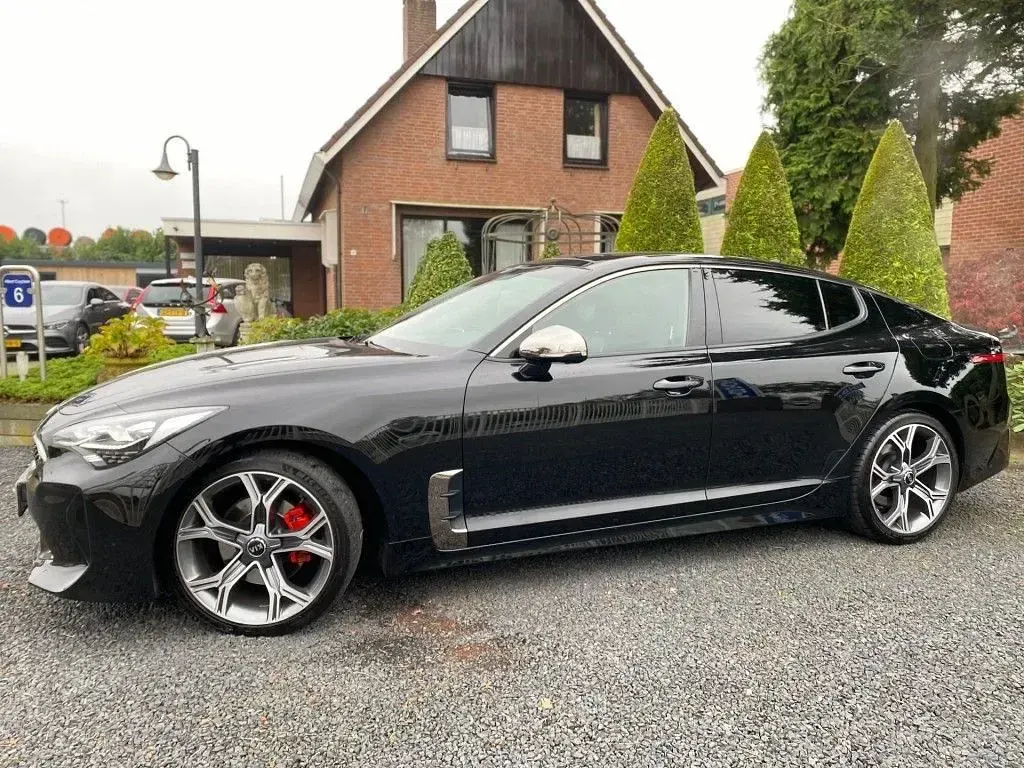 Gebraucht Kia Stinger GT-Line 200 PS (147 kW) 2018 Schwarz Kleinwagen