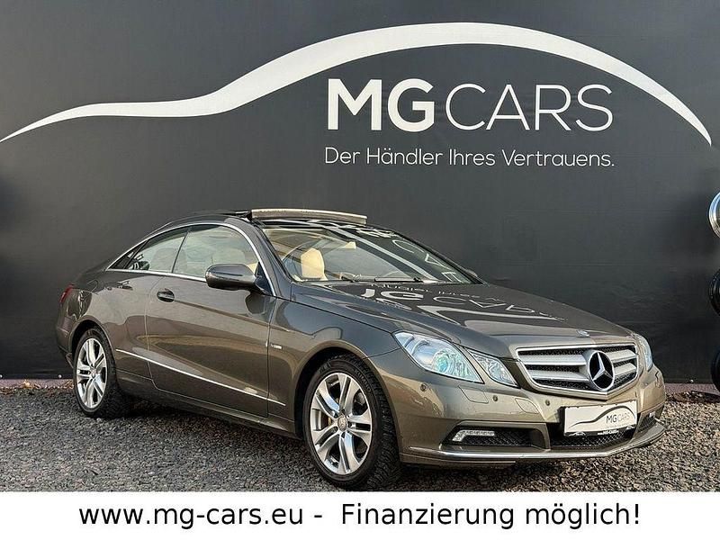 Gebraucht Mercedes E250 204 PS (150 kW) 2009 Grau Coupé