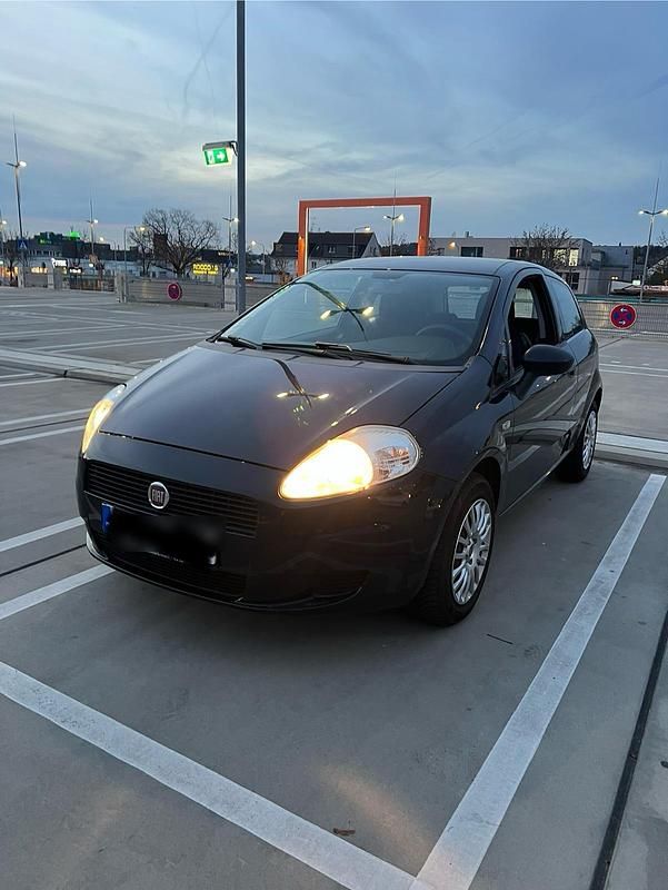 Schwarz Gebraucht 2010 Fiat Punto Kleinwagen | 2.600 € (Fairer Preis) - Bild 1/4