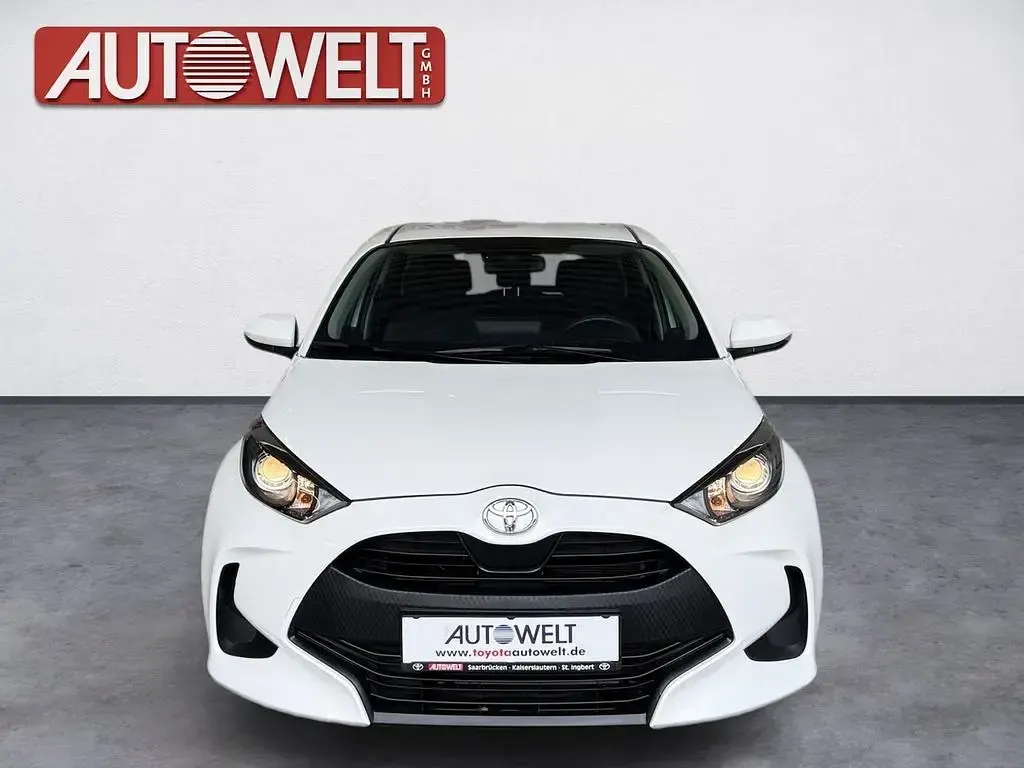 Gebraucht Toyota Yaris Comfort 72 PS (52 kW) 2022 Weiß Kleinwagen