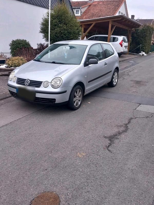 Używany VW Polo 50 KM (36 kW) 2004 Szary Hatchback
