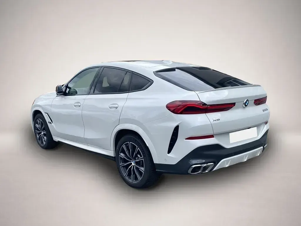 Gebraucht BMW X6 M Sport 530 PS (389 kW) 2024 Weiß SUV